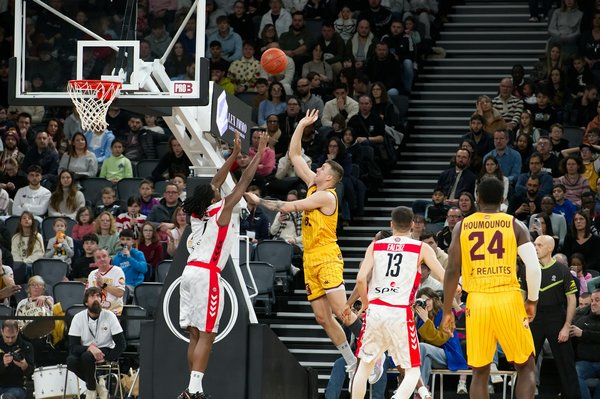 Boost Your Game: Expert Tactics for UK Basketball Players to Enhance Their Offensive First Step